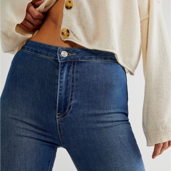 26. Free People Just Float in Flare Jeans Jericho Blue - Picture 4 of 10